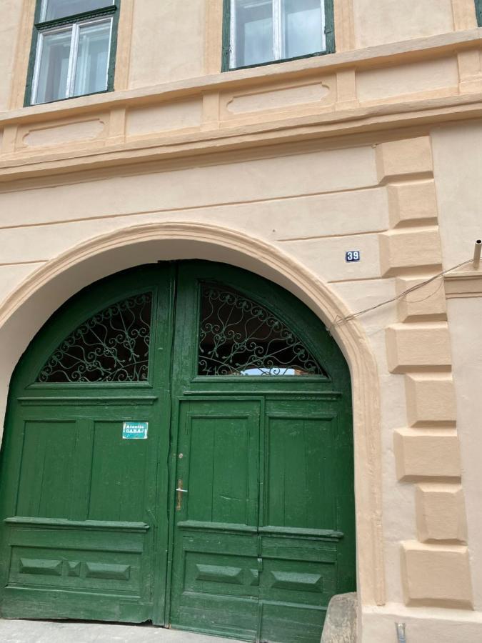 Charming Apartament Nagyszeben Kültér fotó